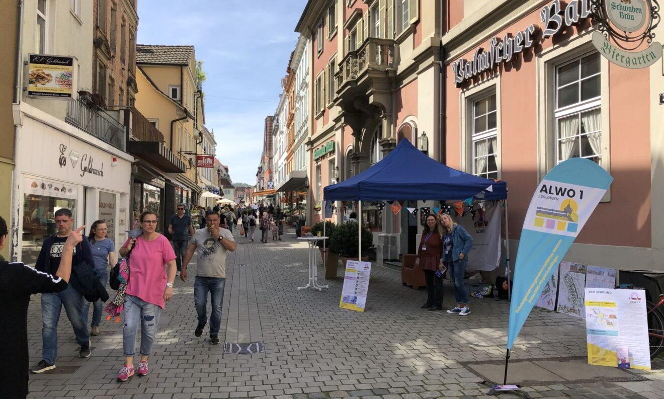 Infostände für Alwo1 und Direktkredite in Esslingen gestartet